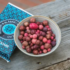 Hallon & Blåbär i Vit Bärchoklad EKO 45g